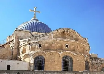 بيان محافظة القدس عقب تقييد الدخول إلى كنيسة القيامة بسبت النور 9 كنائس فلسطين