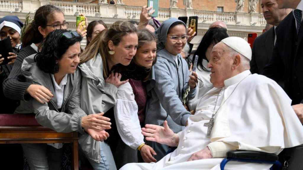 بالصور رسالة قداسة البابا فرنسيس في أحد الشعانين 3 البابا فرنسيس