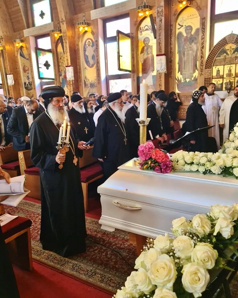 نياحة القس أرسانيوس زكي من إيبارشية جنوبي ألمانيا عن عمر قارب ٨٠ سنة 5 جنازة القس أرسانيوس زكي