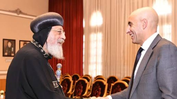 صور حضور وزير التعليم قداس عيد القيامة المجيد ويهنئ البابا والأقباط 2 حضور وزير التعليم قداس عيد القيامة المجيد