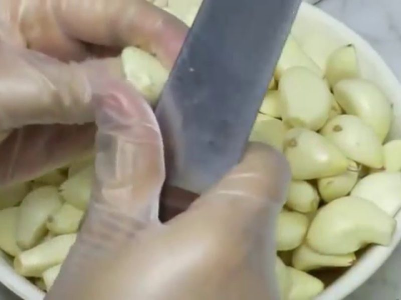 تعرفي على أحسن طرق لتخزين الثوم من السنه للسنه من غير ما يفقد نكهته ولا فوائده 2 أحسن طرق لتخزين الثوم