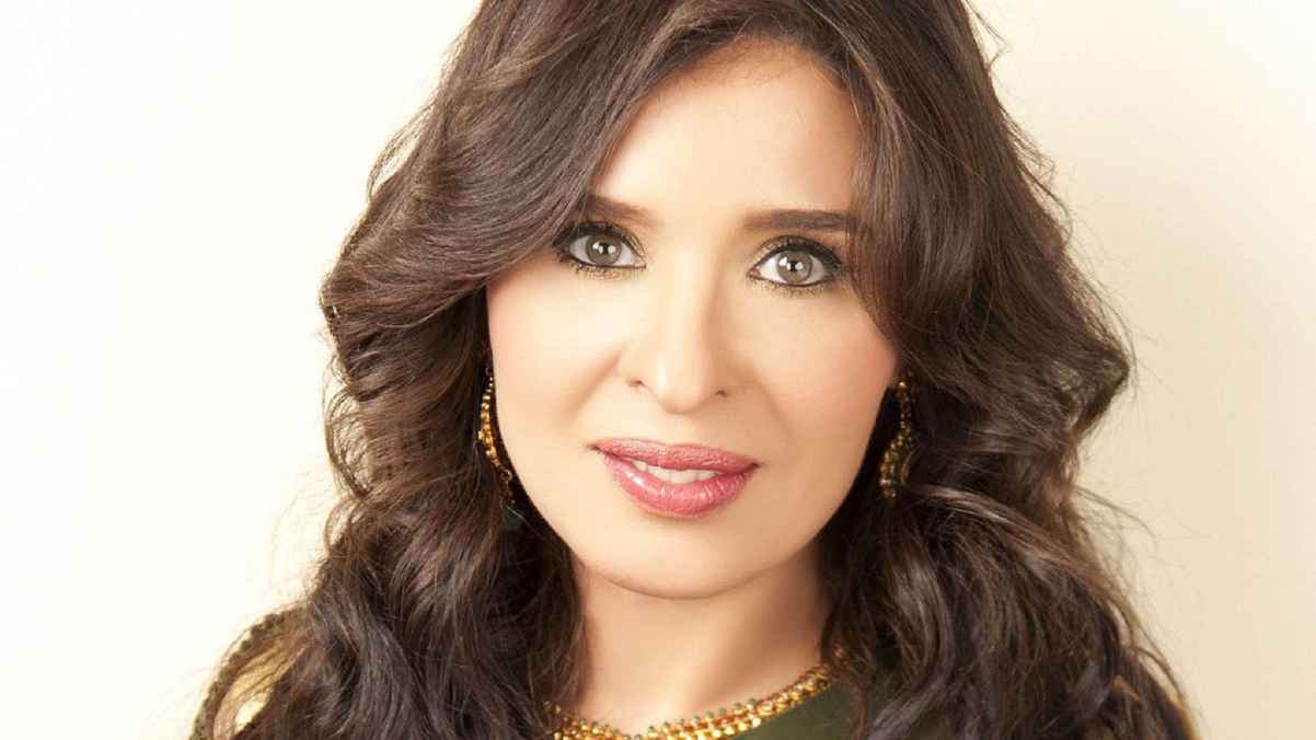 بالفيديو أول مواجهة بين دينا الراقصة وشقيقتها المتنقبة على الهواء 2 دينا