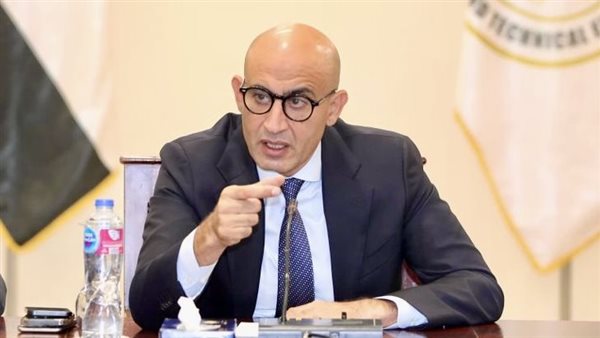 ضربه بمفتاح عربية وقطع أذنه شقيقة الطالب المعتدى عليه من مدير مدرسة تروي تفاصيل صادمة 4 wazer ta33