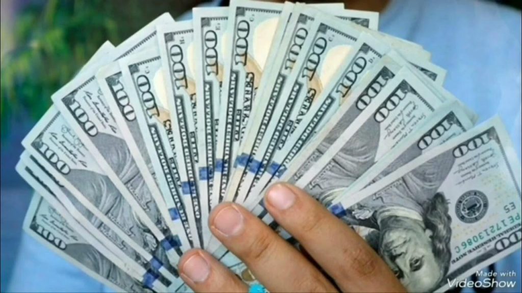 سعر الدولار اليوم 10مايو 2025 بكام المارد الأخضر النهاردة 2 أستاذ أقتصاد لا تحتفظوا بالدولار