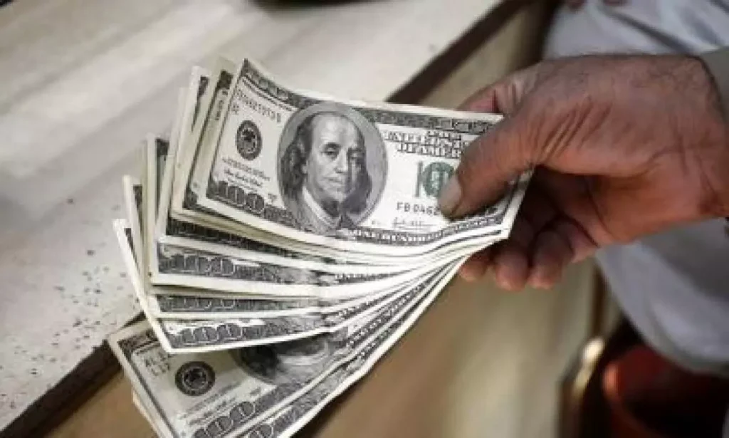 أسعار الدولار اليوم 23ابريل2025 عقب هبوط قيمة الذهب 4 تراجع الدولار الأمريكي