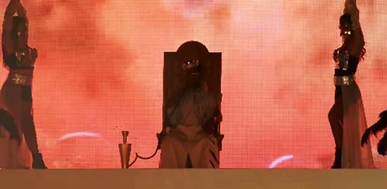 محمد رمضان يستفز الشعب المصري للمرة الثانية بمهرجان كوتشيلا الأمريكي ويظهر بالشيشة 1 محمد رمضان يستفز الشعب المصري