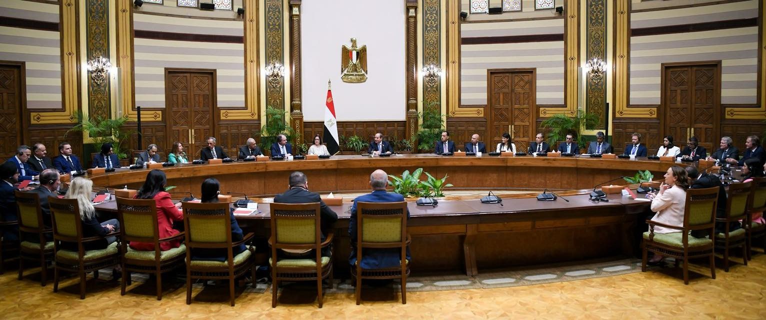 السيسي العلاقات مع أمريكا ووجود ترامب فرصة ذهبية لتعزيز الاستثمار المشترك 2 المنتدى الاقتصادي المصري الأمريكي