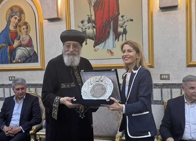 بالصور البابا تواضروس عن الأديرة القبطية طاقة مضافة إلى المجتمع والوطن 2 زيارة البابا تواضروس