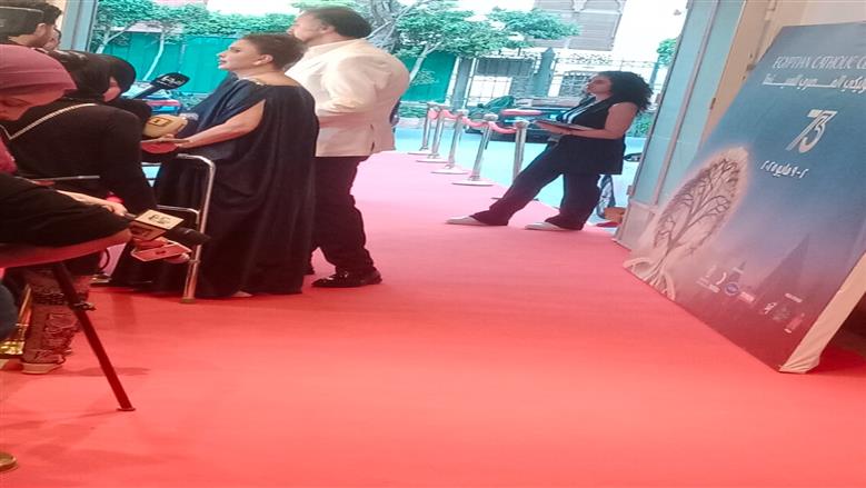بالصور انطلاق فعاليات الدورة 73 من مهرجان المركز الكاثوليكي وظهور مادلين طبر بالعكاز 3 610462