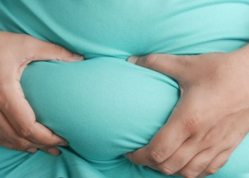 أسباب تراكم الدهون في منطقة البطن مع تقدم السن 3 عادات تحميك من ذلك 6 تراكم الدهون
