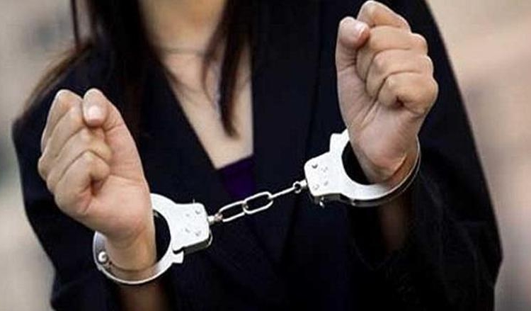 ضبط راقصة شهيرة بحوزتها مخدرات بمطار القاهرة والتحقيقات تكشف مفاجآت صادمة 1 القبض على