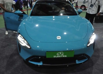 شاومي SU7 سيدان الكهربائية