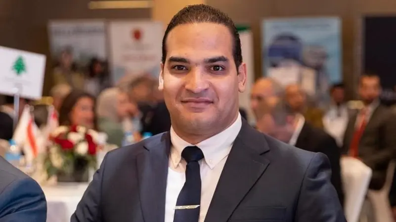 الإعلامي شريف عامر يكشف مفاجأة مدوية بقضية مستريح السيارات وما فجره الضحايا عن منصبه سبب ثقتهم به 4 ضحايا رجل أعمال مستريح السيارات شهير يصرخون
