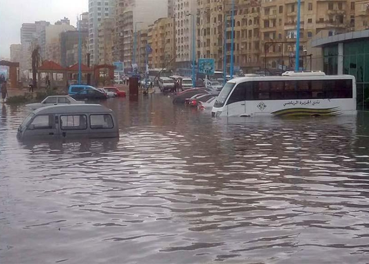 انتظروا المزيد رئيس الوزراء يعلق على عاصفة الإسكندرية ويؤكد خلية الطوارئ على استعداد بالمحافظات 1 عاصفة الإسكندرية