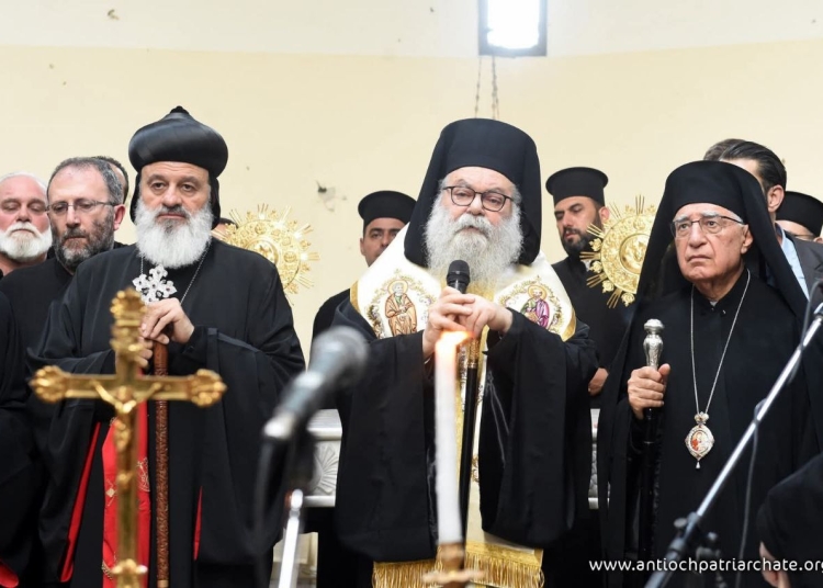 بالصور البطريرك يوحنا العاشر يزور المصابين و يتفقد كنيسة مار الياس بدمشق 1 البطريرك يوحنا العاشر