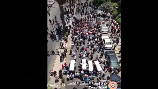 بالفيديو موكب جنائزي مهيب لشهداء تفجير كنيسة مار إلياس بدمشق دم المسيحي غالي 3 جنازة شهداء تفجير كنيسة مار إلياس