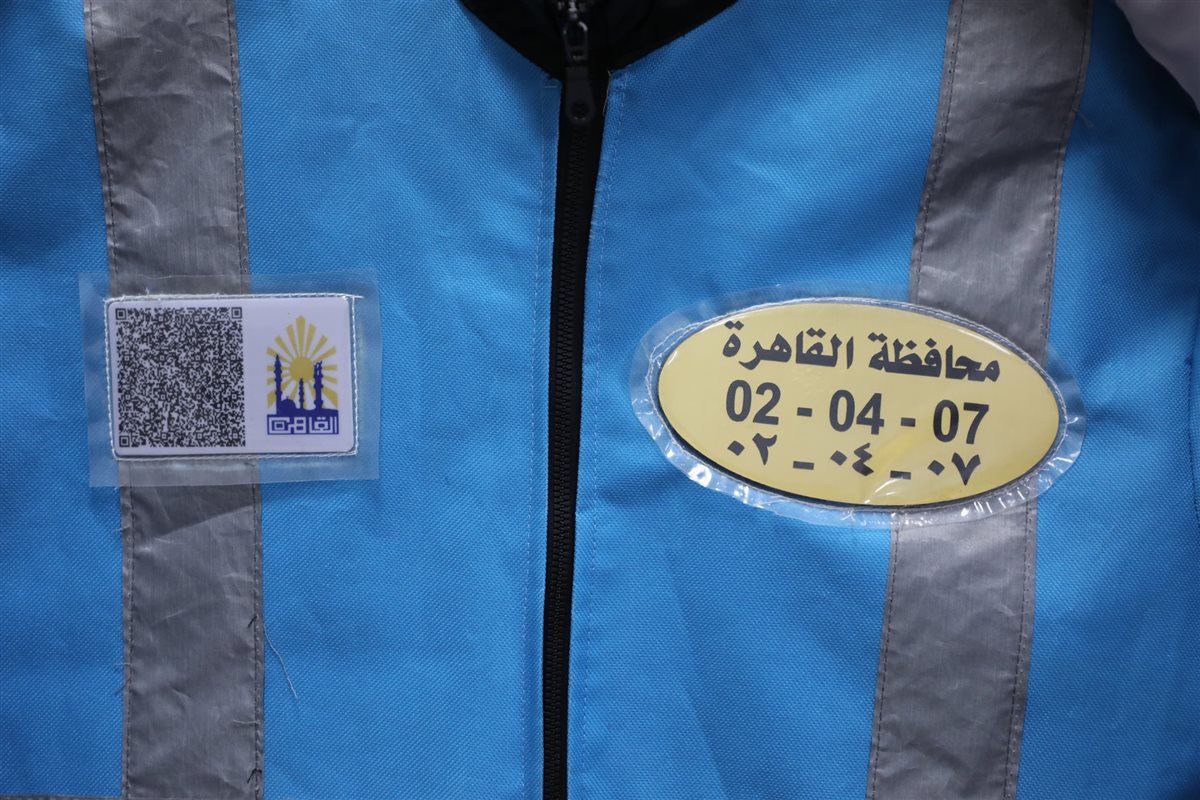 قبل ما تركن عربيتك شوف ازاي تعرف السايس القانوني في القاهرة وننشر صور الزيّ الجديد 4 ملابس السايس القانوني