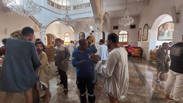تفاصيل حريق كنيسة العذراء بالأقصر وأول صور من مكان الواقعة 2 حريق مخزن كنيسة العذراء