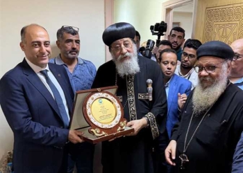 بالصور تفاصيل زيارة وفد برلماني لقداسة البابا تواضروس في كنيسة الملاك روفائيل بالإسكندرية 12 البابا تواضروس الثاني