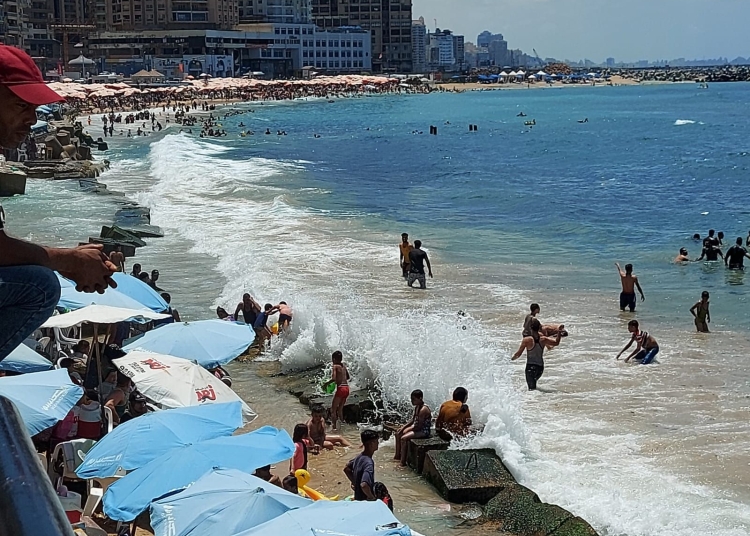 الأرصاد الجوية تحذر المصطافين من سرعة الرياح على هذة الشواطئ 1 الأرصاد الجوية تحذر المصطافين