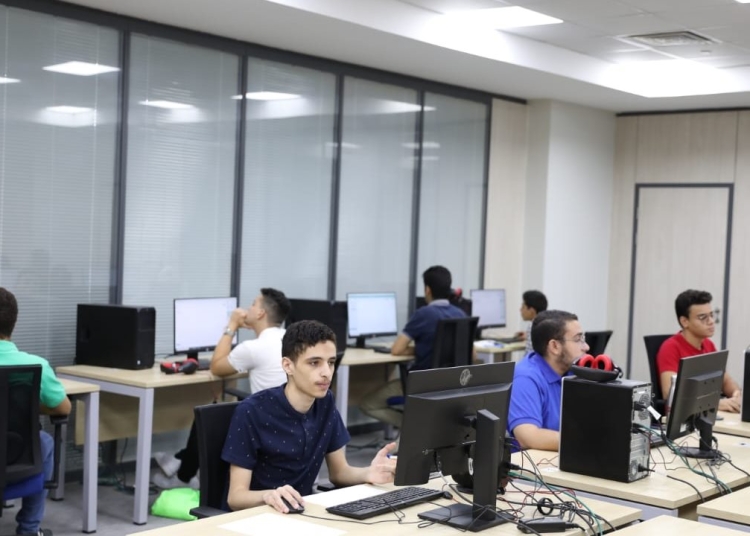 لطلاب الثانوية العامة 7 كليات يطلبها سوق العمل ووظائفها الأعلى أجرا 1 طلاب الثانوية العامة