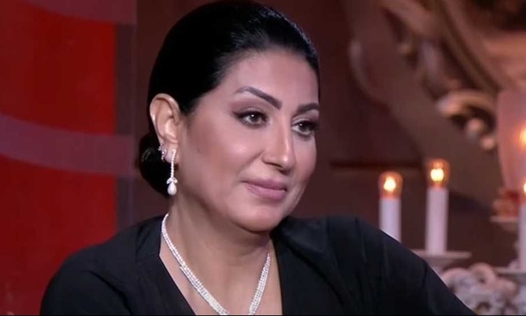 هل هربت الفنانة وفاء عامر عقب توريطها مع البلوجر ام مكة وتجارة الاعضاء 1 هل هربت الفنانة وفاء عامر