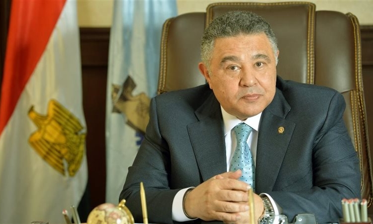 آخر تطورات حادث غرق حفار البترول يكشفها محافظ البحر الأحمر 1 محافظ البحر الأحمر