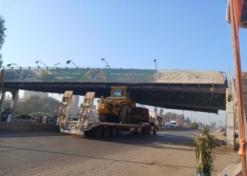 اصطدام شاحنة بكوبري طوخ