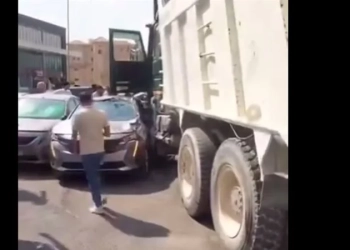 واقعة تحطيم تريلا السيارات