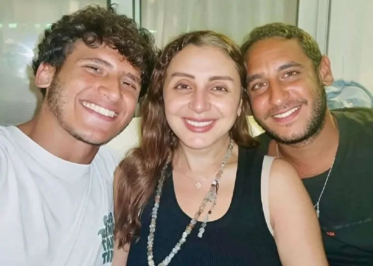 تفاصيل أزمة الفنانة أنغام الصحية من تشخيص خاطئ إلى جراحة بألمانيا 1 أنغام كما يراها أصدقاؤها