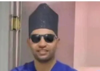 طبيب نسا وتوليد من غرفة العمليات