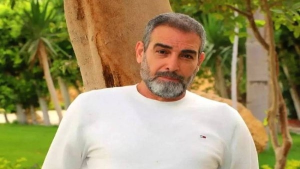 أنا آسفلك وحقك عليا الفنان أحمد عبد العزيز يعتذر بعد فيديو رفضه مصافحة شاب 1 أحمد عبد العزيز
