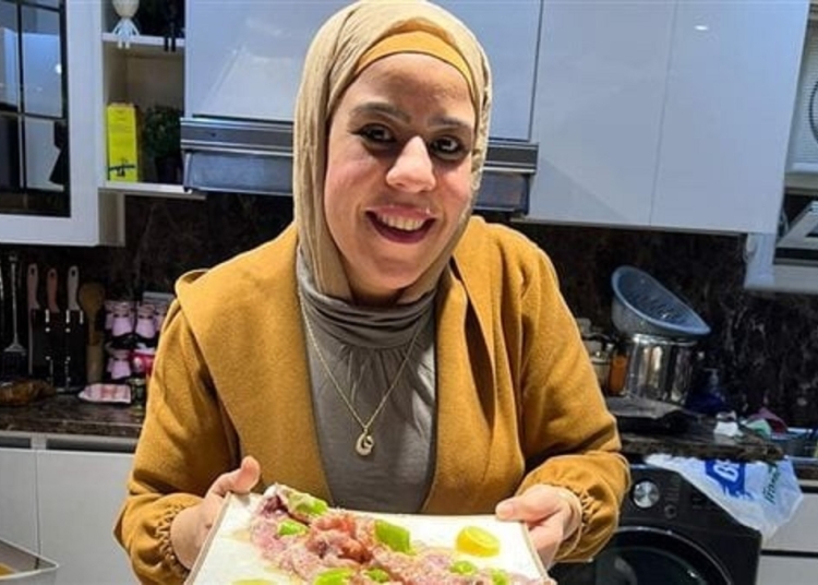 بعد القبض عليها من هي أم مكة بائعة الفسيخ وشكلها قبل وبعد الشهرة 1 خدش الحياء على التيك توك