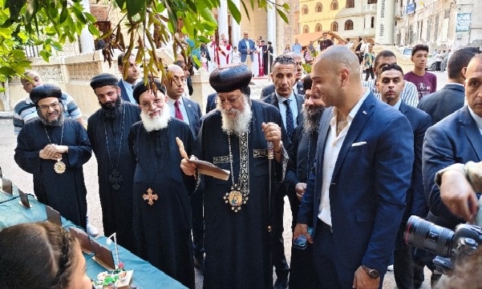 البابا تواضروس الثاني يفتتح معرضًا فنيًا بالإسكندرية لدعم إبداع الشباب وتعزيز للهوية الوطنية 1 البابا تواضروس الثاني