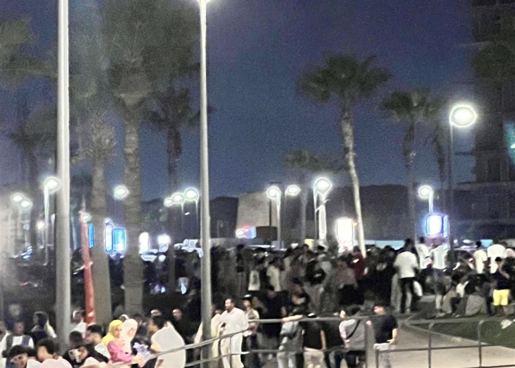 شهود عيان يكشفون تفاصيل انفجار حفل محمد رمضان وسقوط وفيات وإصابات وذعر جماعي 1 هلع جماهيري وانسحاب محمد رمضان