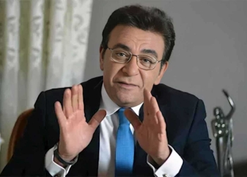 الراحل عاطف كامل أشهر مذيعين ماسبيرو دخل الإعلام بسبب حوار مع إعلامية شهيرة كشف تفاصيل مثيرة 11 الراحل عاطف كامل