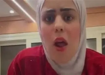 الحبس سنة للبلوجر أم مكة
