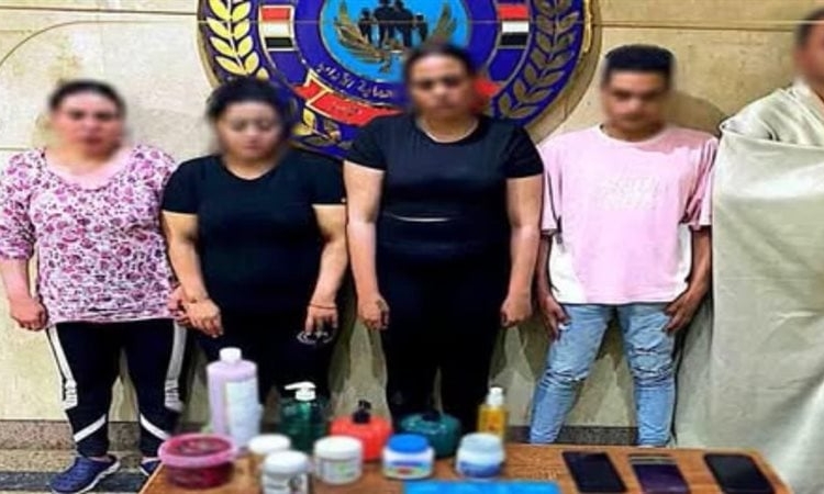 تفاصيل القبض على 3 سيدات ومدير نادي صحي بالشيخ زايد بتهمة ممارسة أفعال غير اخلاقية 1 القبض على 3 سيدات ومدير