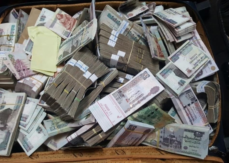 مالك شركة في ورطة بسبب سرقة 11 مليون جنيه 2 مليون ونص وقعوا على الأرض 1 سرقة 11 مليون جنيه