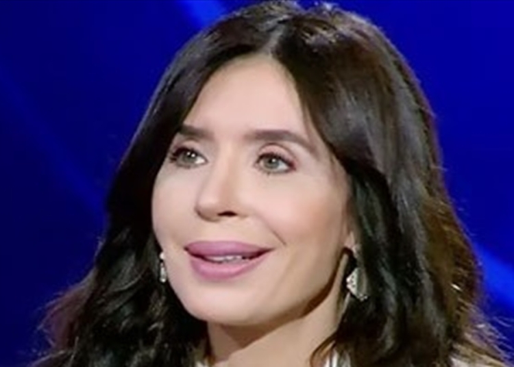 الفنانة دينا ترد على الانتقادات في افتتاح أكاديمية الرقص الشرقي 1 دينا تتسائل ليه الهجوم عليا