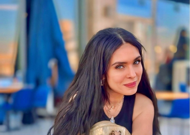 الفنانة دينا ترد على انتقادات أكاديمية الرقص رسالة ويعالج الاكتئاب 1 الفنانة دينا