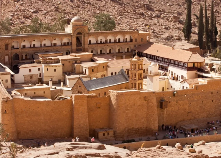 دير سانت كاترين بعد إنهاء النزاع الداخلي رحلة جديدة باستقالة المطران داميانوس وانتخاب مطران جديد 1 دير سانت كاترين