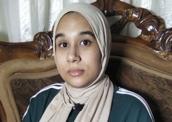 مأساة وإستغاثة مريم النشار فقدت عائلتها في حادث مروع وعمّها حرمها من الميراث وطردها من منزلها 11 فتاة مطروح