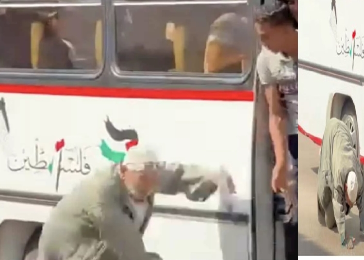الداخلية تنشر صورة المتهمين بإسقاط عم فوزي المسن من الاتوبيس عقب تحديد هويتهم 1 المتهمين بإسقاط عم فوزي المسن من الاتوبيس