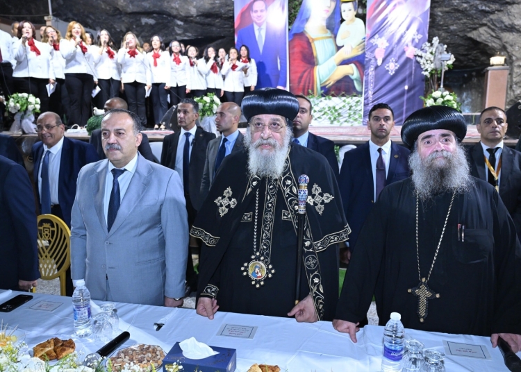 بالصور البابا تواضروس خلال حفل الاستقبال بحضور قيادات أسيوط ما أجمل المحبة التي نعيشها معًا في مصر 1 قداسة البابا تواضروس