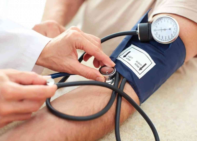 لو بتعاني من ارتفاع ضغط الدم 3 مشروبات تساعدك على خفض ضغط دمك سريعا 1 الاسباب الخفية لأرتفاع ضغط الدم