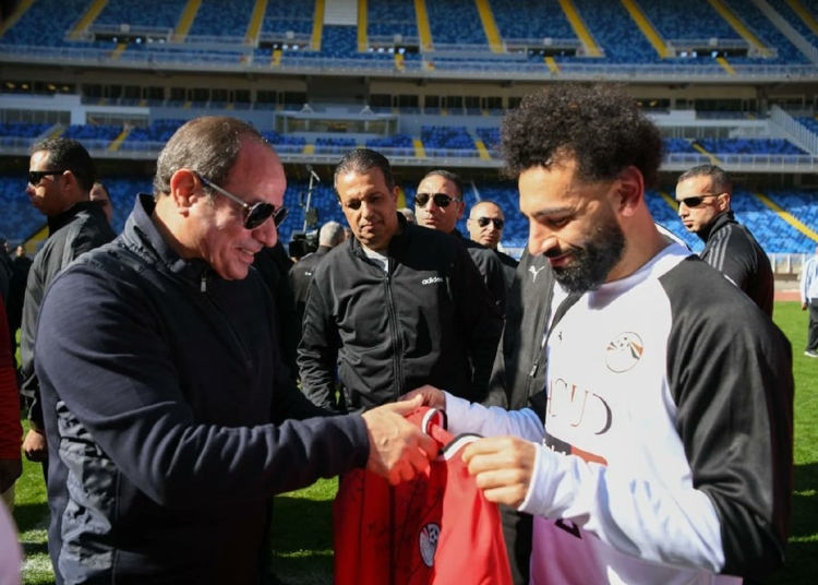 الرئيس السيسي يهنئ منتخب مصر بالتأهل إلى كأس العالم 2026 أدخلتم الفرحة في قلوب المصريين 1 السيسي وصلاح