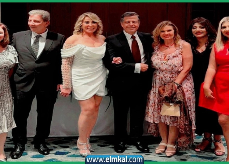 3 أجيال بصورة واحدة المخرجة إيناس الدغيدي بحفل زواجها مع ابنتها وحفيدتها 1 إيناس الدغيدي بحفل زواجها