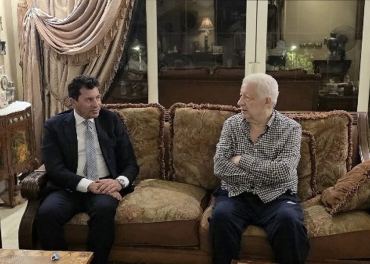 مرتضى منصور يكشف تفاصيل زيارة وزير الرياضة له في منزله بعد تعرضه لوعكة صحية 1 مرتضى منصور ووزير الرياضة