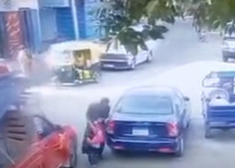 بالفيديو العناية الإلهية تتدخل لإنقاذ طفل من الموت المحقق لحظة تحبس الأنفاس 1 إنقاذ طفل من الموت المحقق